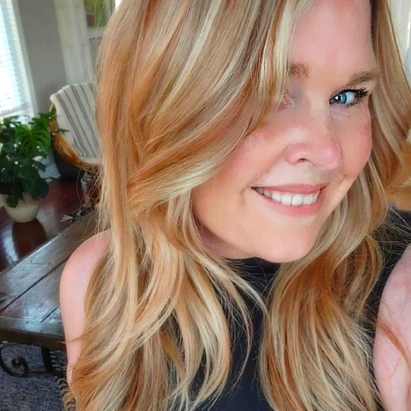 Meet your Posher, Cheryl - Picture 1 of 1